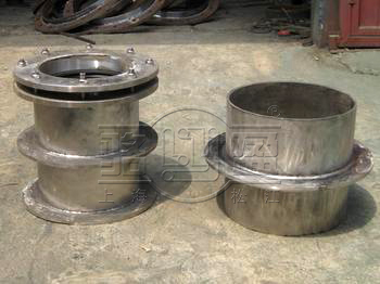 柔性防水他管和<a href=http://www.m.001883.cn target=_blank class=infotextkey>剛性防水套管</a>